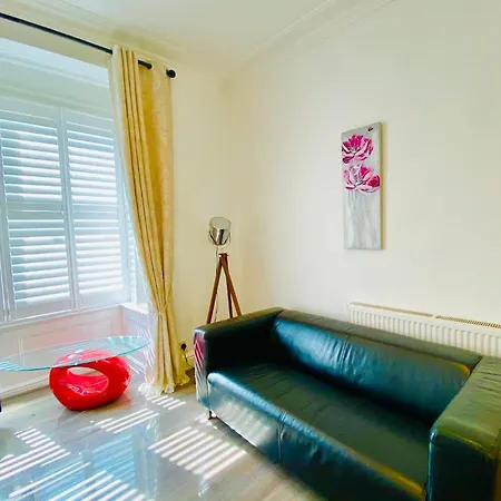 Center With Free Private Parking *