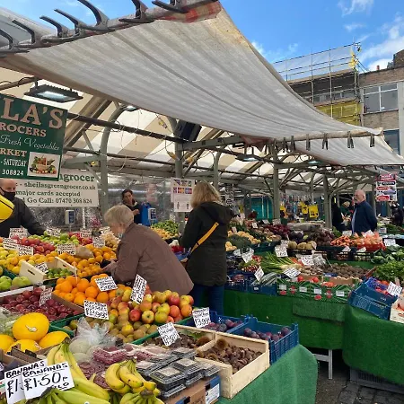 Center With Free Private Parking *